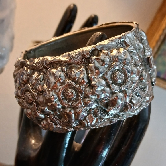 Vintage Repousse Silver Cuff Bangle Bracelet, Ornate - Picture 2 of 7
